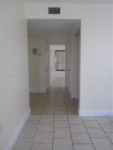 7590 SW 82nd St in Miami, FL - Building Photo - Building Photo