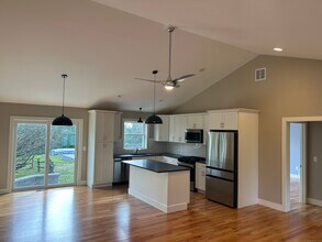 183 Knowlton Hill Rd in Ashford, CT - Building Photo - Building Photo