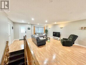 8189 Harvest Crescent in Niagara Falls, ON - Building Photo - Building Photo