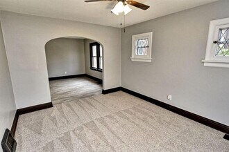 2452 Ashland Ave in St. Louis, MO - Building Photo - Building Photo