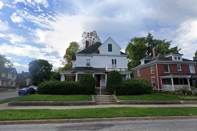 217 E Wabash Ave, Unit 3