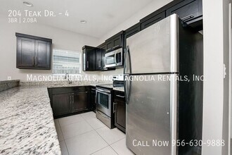 204 Teak Dr, Unit 4 in Edinburg, TX - Foto de edificio - Building Photo