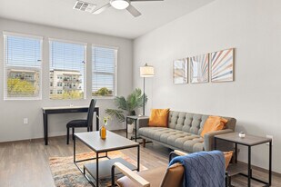 7200 N 91st Ave in Glendale, AZ - Building Photo