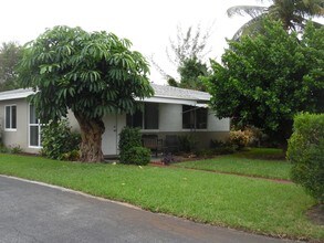 420 NE 22nd Ave in Pompano Beach, FL - Foto de edificio - Building Photo
