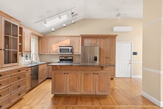 11 High Point Rd in Westport, CT - Building Photo - Building Photo