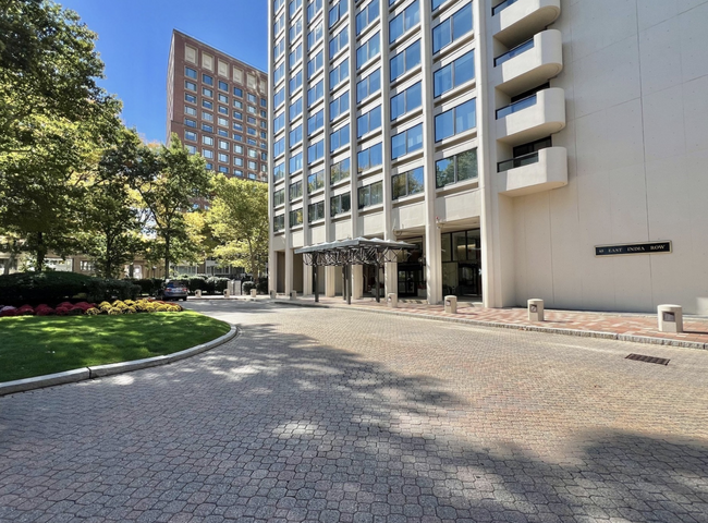 65 E India Row, Unit 23B in Boston, MA - Building Photo - Building Photo