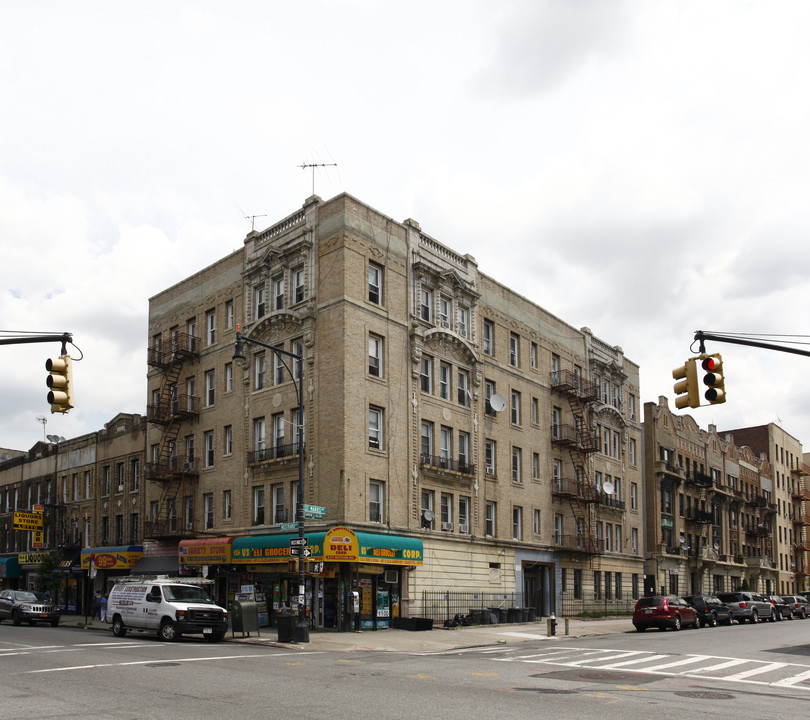 701 Saint Marks Ave in Brooklyn, NY - Foto de edificio