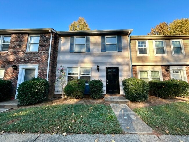 7620 Holly Grove Ct