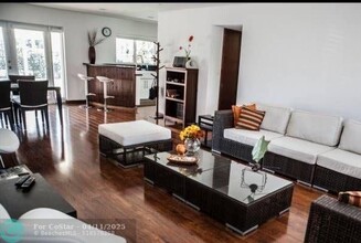 1418 Grant St in Hollywood, FL - Foto de edificio - Building Photo