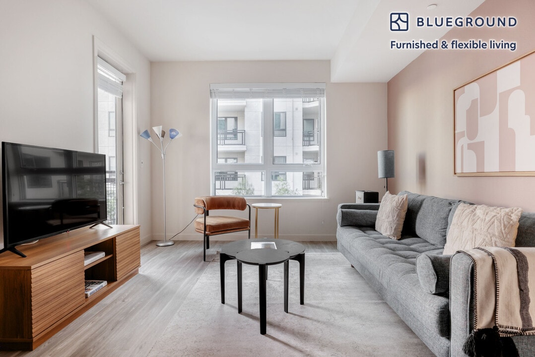 6701 Shellmound St in Emeryville, CA - Building Photo