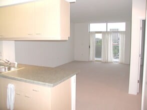 1236 Chicago Ave, Unit 702 in Evanston, IL - Foto de edificio - Building Photo