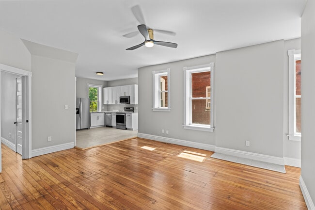 3520 Iowa Ave, Unit 3520 1st Fl