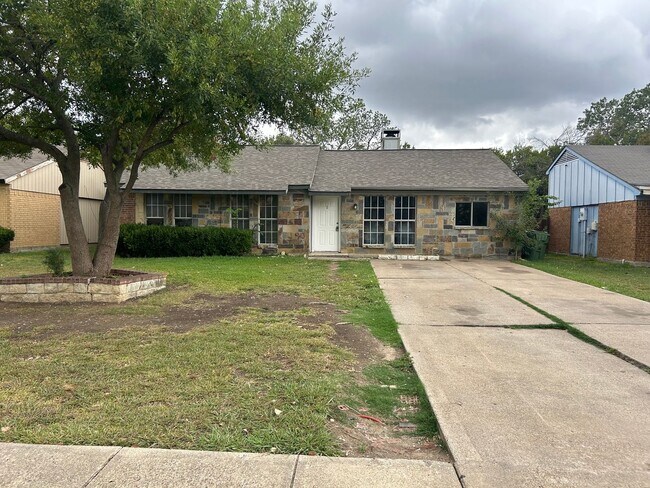 2117 Highwood Dr in Garland, TX - Building Photo - Building Photo