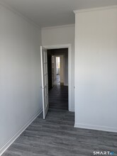 351 Greenwich Ave in Greenwich, CT - Foto de edificio - Building Photo