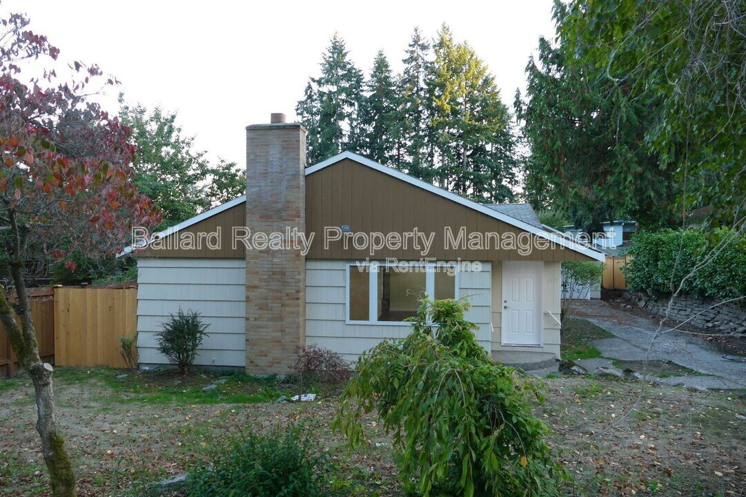 2127 N 160th St in Shoreline, WA - Building Photo