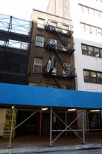 261 W 54th St in New York, NY - Building Photo - Building Photo