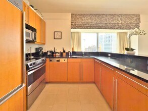 1435 Brickell Ave in Miami, FL - Building Photo - Building Photo