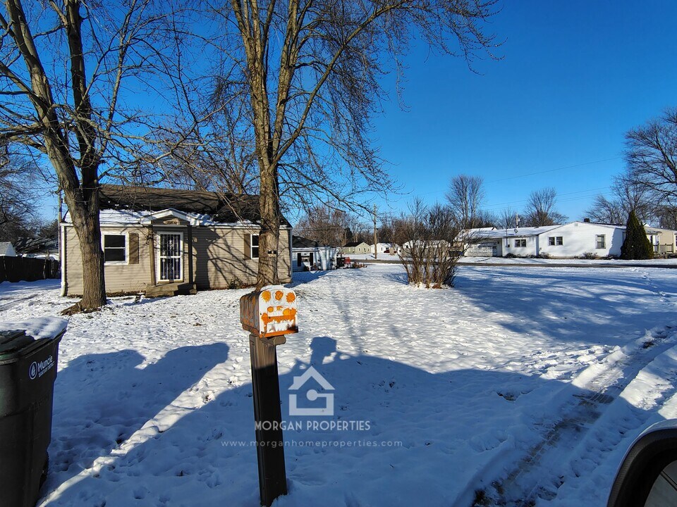 2216 E Cornell Ave in Muncie, IN - Building Photo