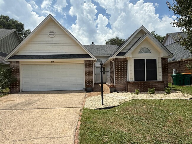 property at 713 Putter Dr