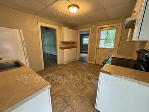 747 Main St in Amherst, MA - Building Photo - Building Photo