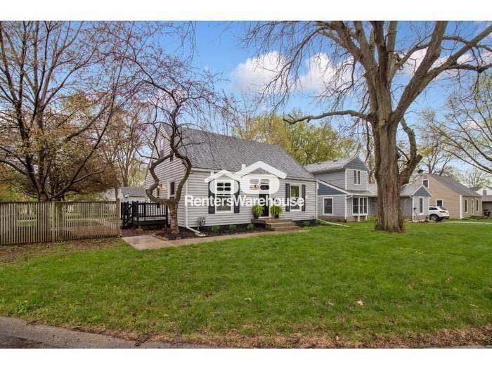 1805 57th Pl in Des Moines, IA - Building Photo
