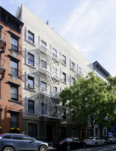 227-231 W 16th St in New York, NY - Building Photo - Building Photo