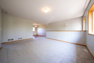 1254 Willow Trail in Farmington, MN - Building Photo - Building Photo