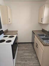 2802 Maralane Ave in Dodge City, KS - Building Photo - Building Photo