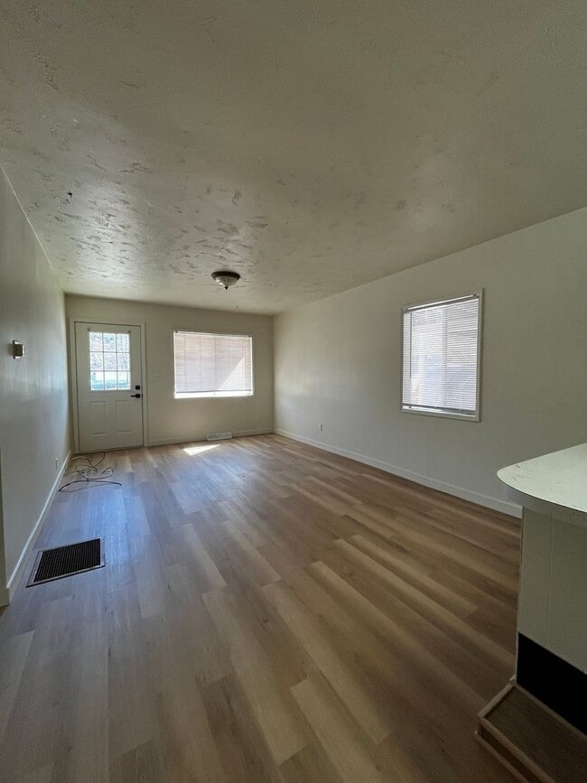 516-518 S Main St in Kellogg, ID - Building Photo - Building Photo