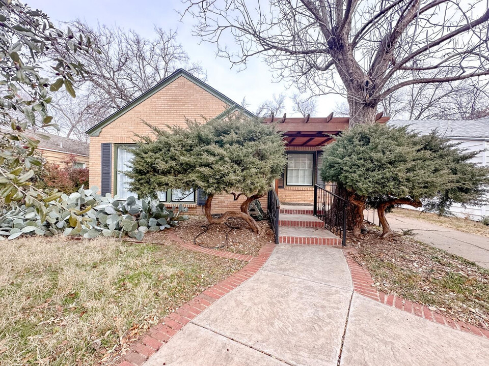 3010 22nd St in Lubbock, TX - Building Photo