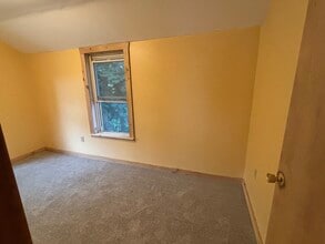36 Washington St, Unit Waterfall in Greenfield, MA - Building Photo - Building Photo
