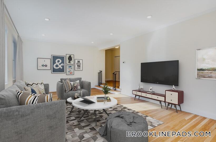 1539 Beacon St in Brookline, MA - Building Photo