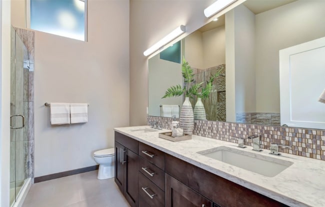 14920 Manor Way in Lynnwood, WA - Building Photo - Building Photo