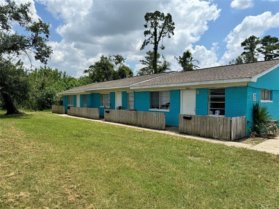 7812 Glass St in Houston, TX - Building Photo