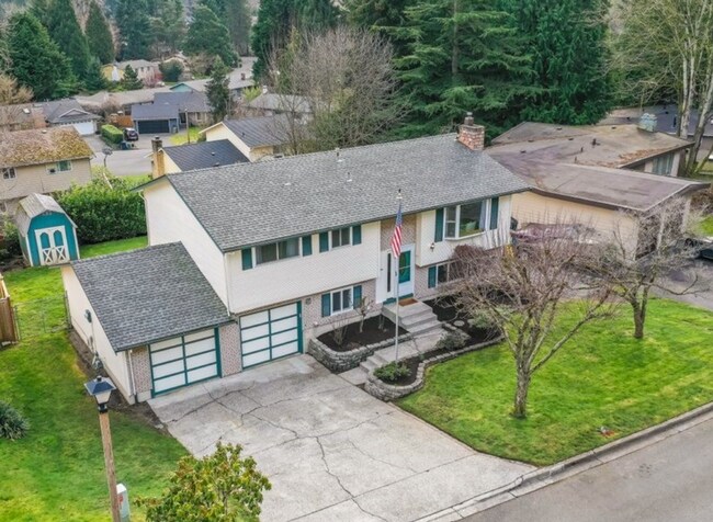 15002 108th Pl NE in Bothell, WA - Foto de edificio - Building Photo