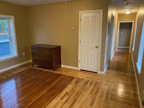 17 Whitman Ave, Unit 2R in Whitman, MA - Building Photo - Building Photo