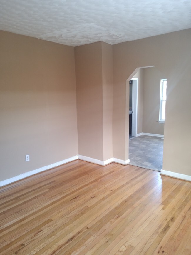 216 Poplar St-Unit -2 in Wyandotte, MI - Building Photo - Building Photo