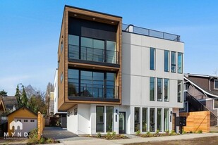 1546 NW 64th St in Seattle, WA - Building Photo