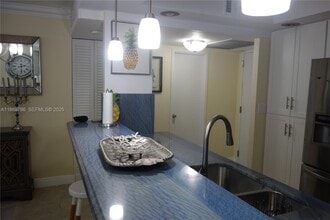 5701 Collins Ave in Miami Beach, FL - Building Photo - Building Photo