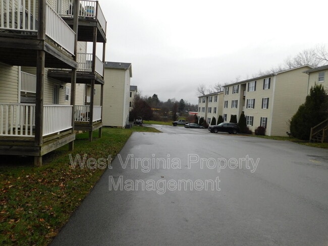 198 Cardinal Wy in Lewisburg, WV - Building Photo - Building Photo