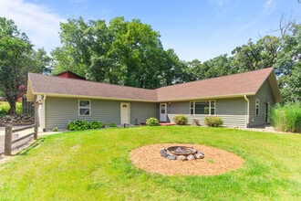 N7439 Mariner Hills Cir in Elkhorn, WI - Building Photo - Building Photo