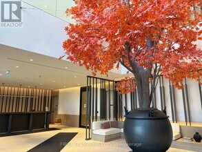 4015 The Exchange in Mississauga, ON - Building Photo - Building Photo
