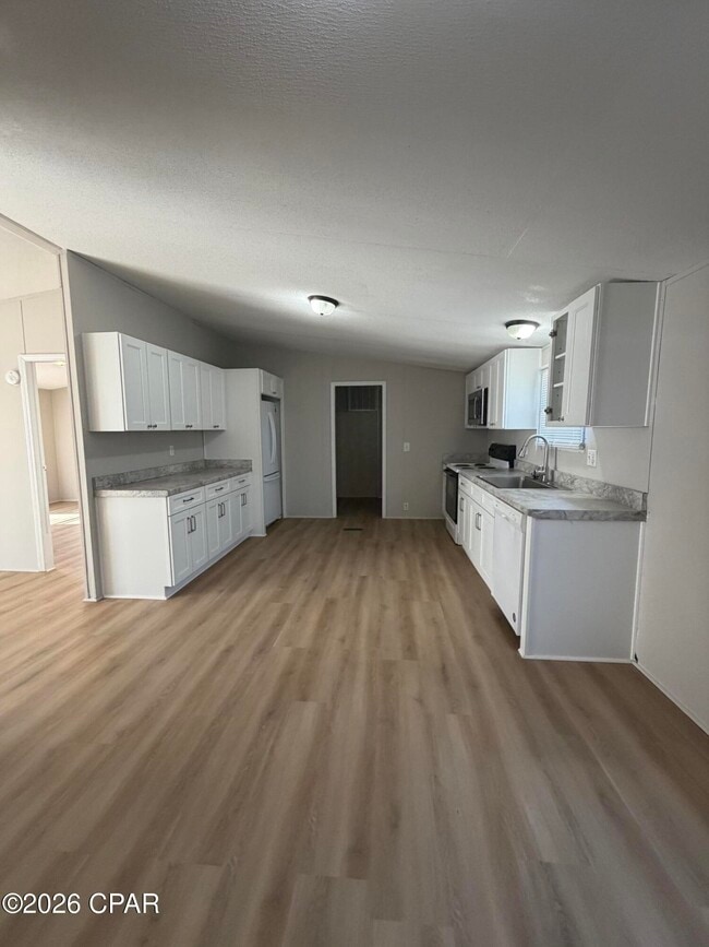 4013 W 24th Ct in Panama City, FL - Building Photo - Building Photo