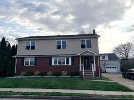 124 S 15th Ave, Unit 2 Bed, 1 Bath in Manville, NJ - Building Photo