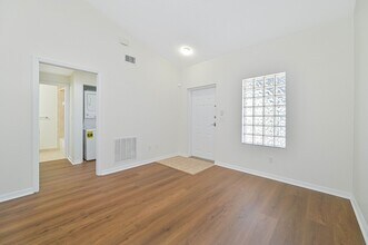 8546 Bernwood Cove Loop in Ft. Myers, FL - Building Photo - Building Photo