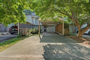6350 Hawthorne Terrace in Peachtree Corners, GA - Building Photo