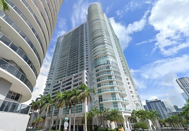 property at 1800 N Bayshore Dr