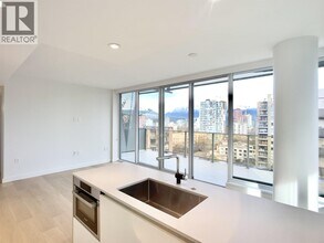 1365 Davie St in Vancouver, BC - Building Photo - Building Photo