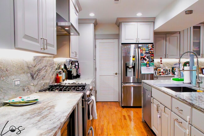 property at 1023 N Winchester Ave