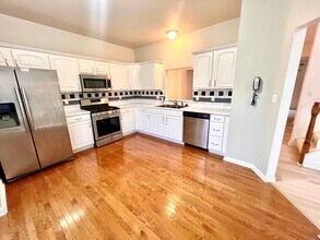 108 Woodcrest Dr in Coraopolis, PA - Building Photo - Building Photo